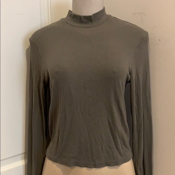 H&M DIVIDED Green turtle neck top size Large - Picture 2 of 3